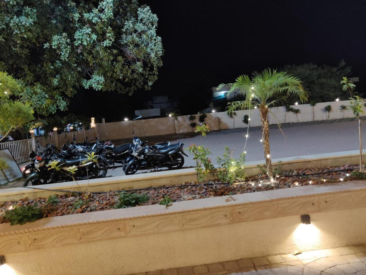 Hotel Virasat By Bookingcare Chhatarpur Bagian luar foto