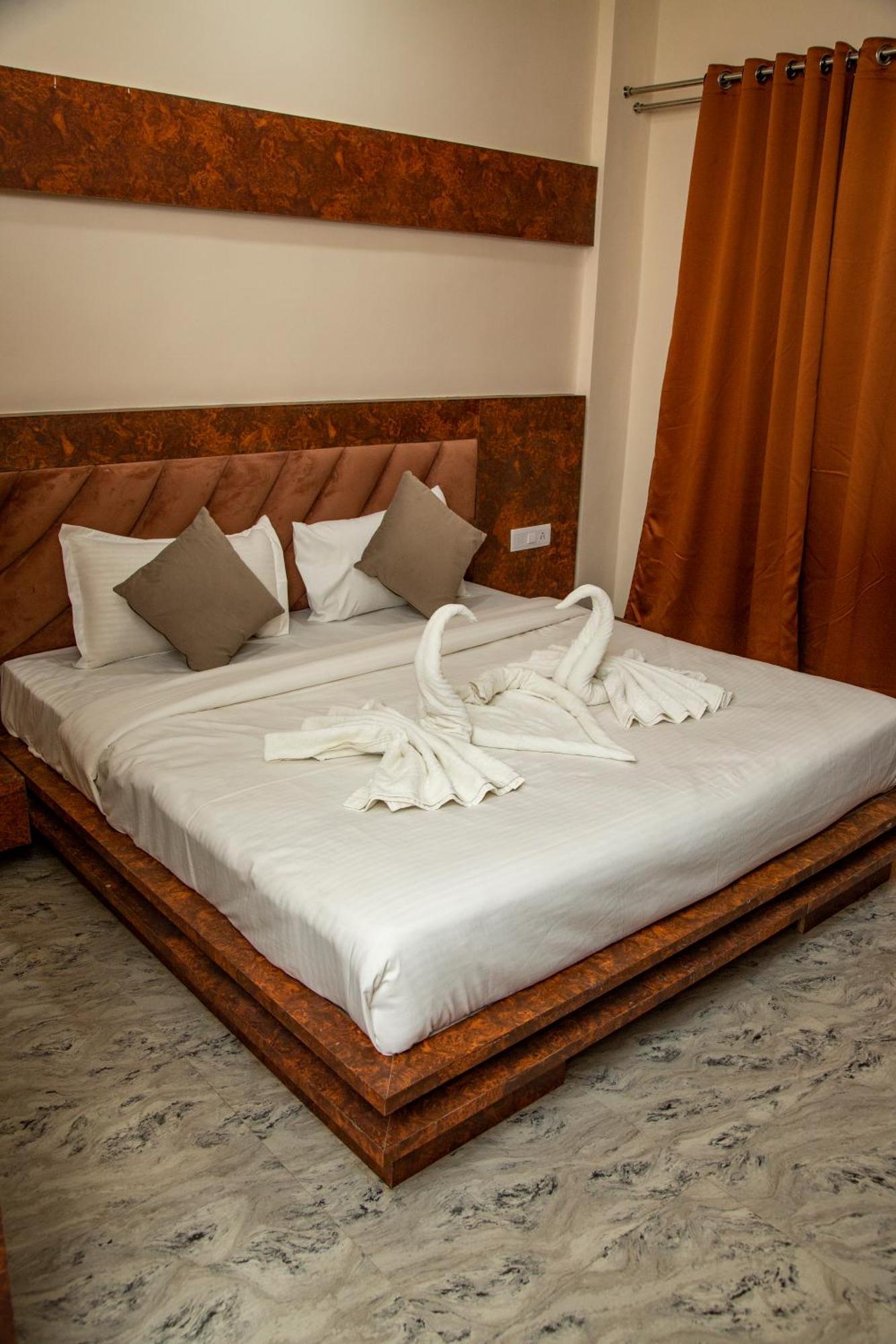 Hotel Virasat By Bookingcare Chhatarpur Bagian luar foto