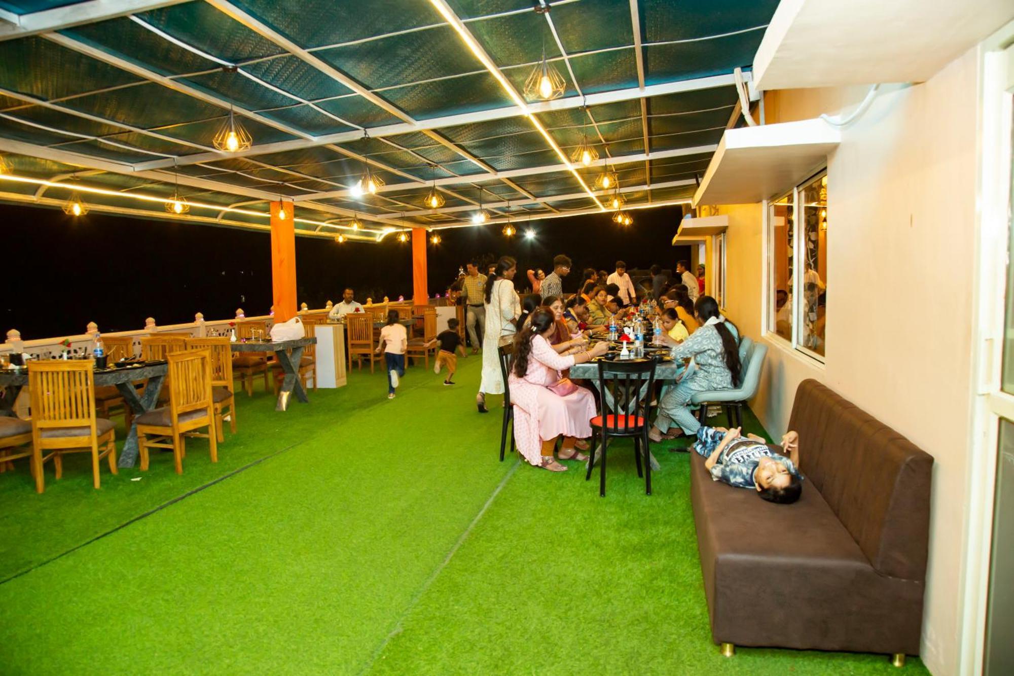 Hotel Virasat By Bookingcare Chhatarpur Bagian luar foto